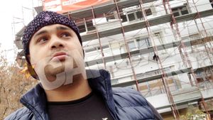 Perversu’ de pe Targu Ocna si-a botezat baiatul “Raza de Soare”! N-a avut bani de o petrecere fastuoasa, dar a avut o ambitie!