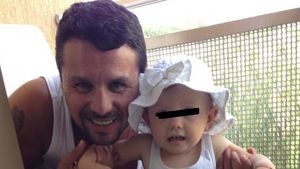 Nicu Paleru a dat in mintea fiicei lui, la plaja. Vezi cum s-au jucat cei doi in nisip o zi intreaga