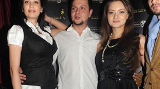 Nicoleta Luciu isi fereste silicoanele de ger! Nu se desparte de doctorul care a operat-o nici la evenimentele mondene!