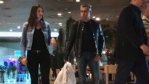 VIDEO EXCLUSIV. ”Mâna dreaptă” a premierului a făcut anticameră la… shopping!