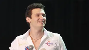 Alin, fiul artistei Matilda Pascal Cojocarita, face nunta atipica. A convins un preot sa-i puna la dispozitie un lacas de cult pentru a spune Da  Se cununa civil in biserica