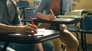 Haos la Evaluarea Națională. Platforma Ministerului Educației a cedat, oamenii au fost blocați în școli ore întregi