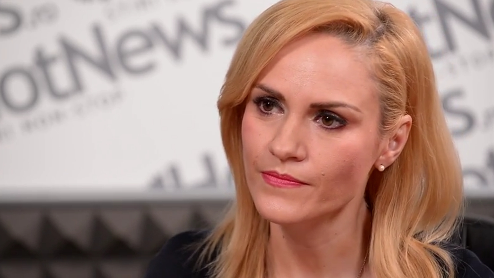 Mesajul Gabrielei Firea pentru taximetrişti, după incidentul cu arma, de la Aeroportul Otopeni: ”Toleranţă zero!”