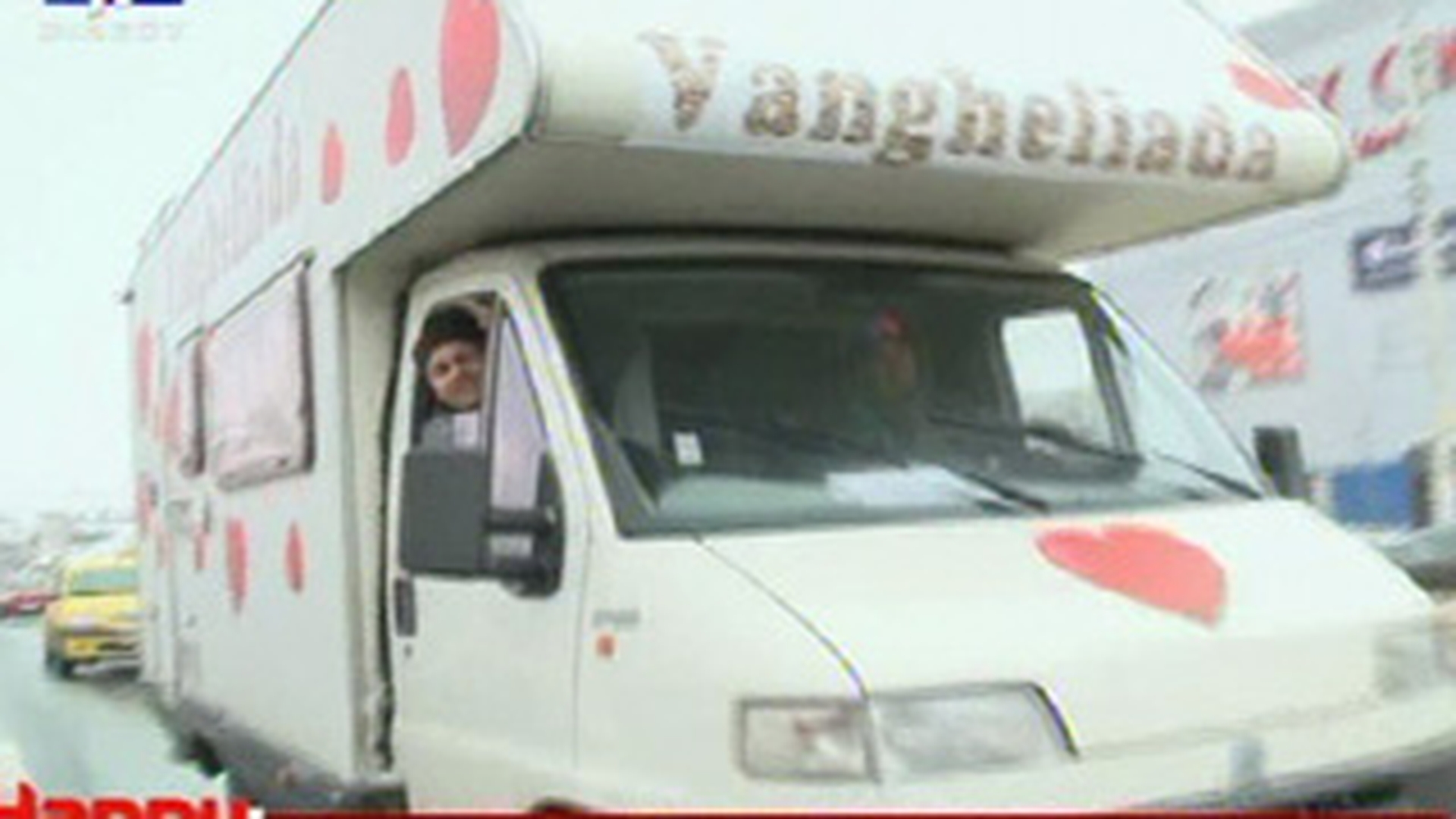Catalin Maruta i-a luat locul lui Mircea Radu! S-a dus cu caravana in sectorul 5 sa sarbatoreasca "Dragostea" la "Vangheliada"!