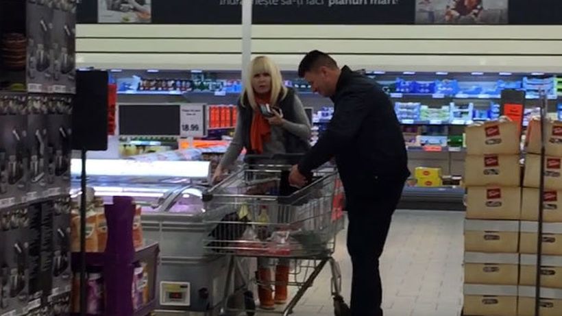 La 4 luni de la logodnă, Elena Udrea ne pune pe gânduri… Iubi i-a dat inelul, dar a renunţat să-l mai poarte!