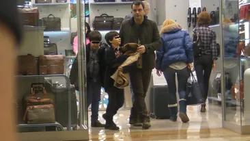 Baietii Mandruta, la cumparaturi! Vezi cum s-au relaxat dupa cateva minute intense de shopping!