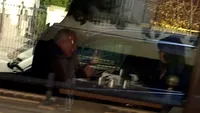 ”Agenţii secreţi” au împânzit restaurantul şi împrejurimile. Ministresa diasporei, păzită la o cafea ca un şef de stat! Asemenea imagini nu vezi nici la Donald Trump…