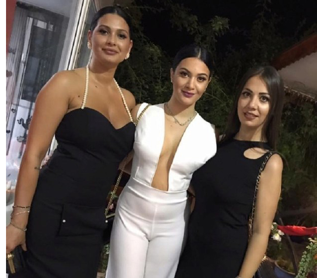 Betty Salam a fost comparată cu Roxana Dobre de un fan. Comentariul savuros făcut de vedetă