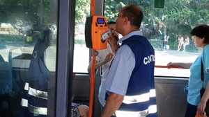 Motivul ciudat pentru care o bucureșteancă a primit 800 de lei amendă în tramvaiul STB 21. Ce i-a reproșat controlorul