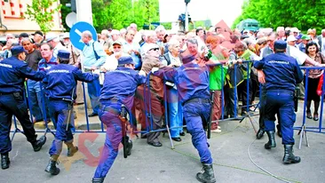 Peste 12.000 de pensionari vor sa dea Guvernul in judecata