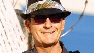 Charlie Sheen a adunat 1 milion de admiratori pe Twitter intr-o singura zi