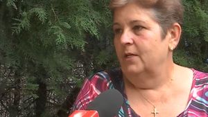 Coșmarul pe care o femei îl trăiește! Spune că are o șopârlă în stomac. „De multe ori ştiţi cum împunge”
