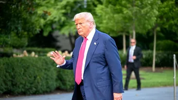 Probleme mari pentru Donald Trump! Se pune presiune pe el să desecretizeze lista lui Jeffrey Epstein