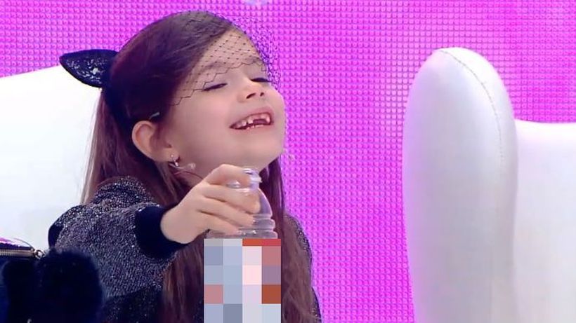 Simona Pătruleasa, chemată de urgenţă să-şi ia fetiţa de la „Bravo ai stil!” Ce reclamaţii a primit de la telespectatorii emisiunii