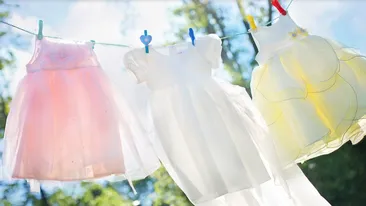 Cum poţi să îndepărtezi petele de pe haine cu un cartof. Trucul simplu îţi va face rufele impecabile!