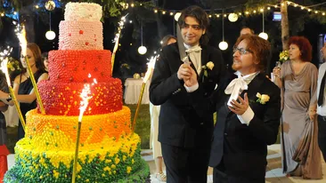 Îi mai ştii pe DANIEL şi MIHAI de la „Patru nunţi şi-o provocare“? FOTO cum arată acum cel mai celebru cuplu gay care s-a căsătorit în România
