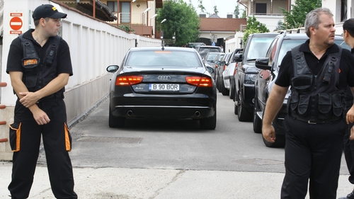 Ce nu s-a vazut la inmormantarea Everdichiei Becali: mama lui Gigi a cedat pe drum, bodyguardul lui Giovani si-a iesit din minti!