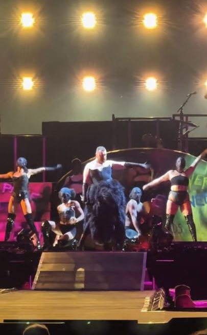 Sam Smith a interpretat melodia „Unholy”, la Untold / sursă foto: Captură video