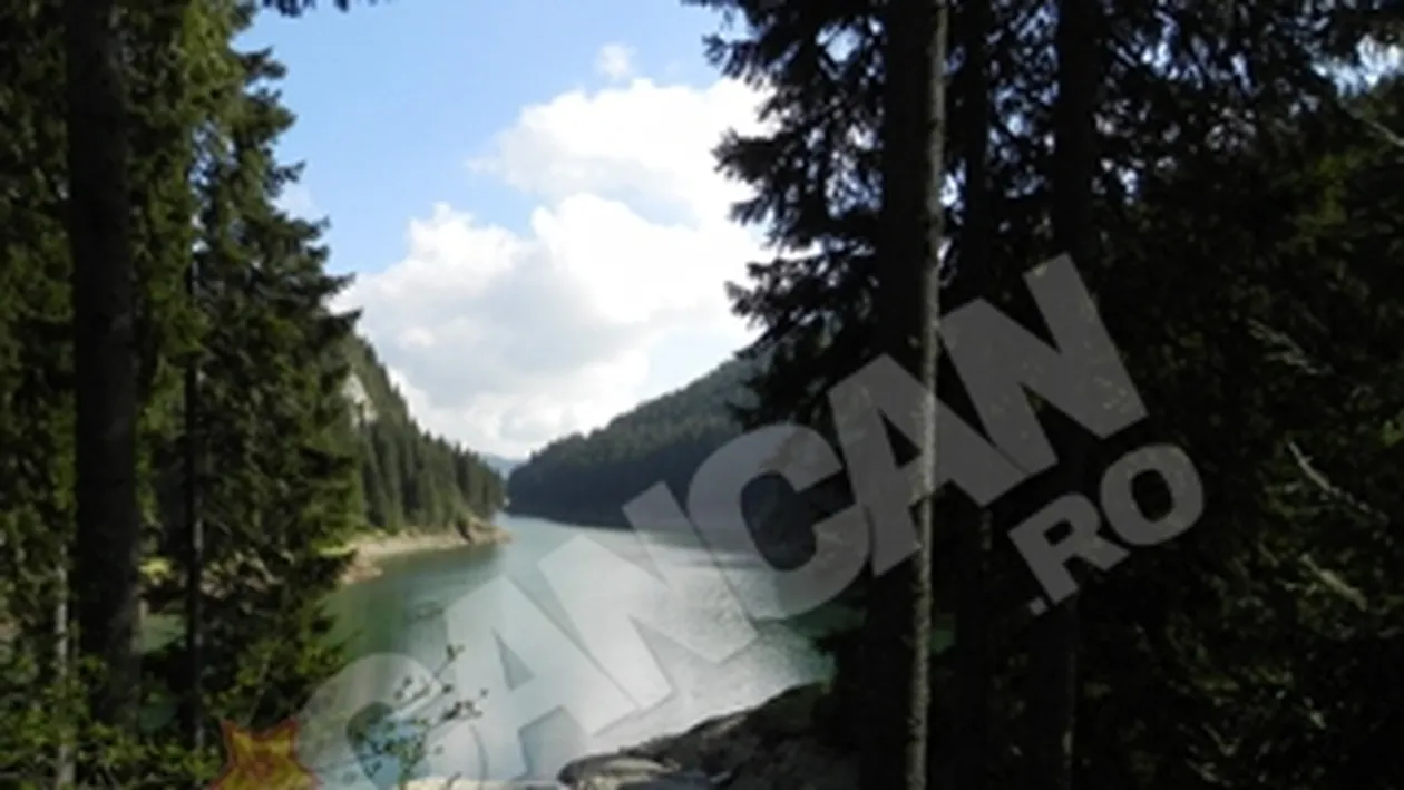 Vasile Seicaru canta pentru a atrage turistii