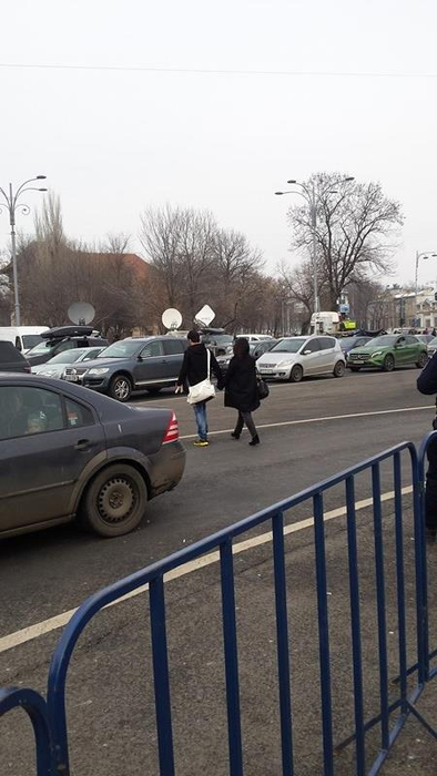Actorul este un familist convins şi îşi iubeşte soţia foarte mult.