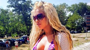 Cu acest costum de baie, Loredana Chivu a innebunit barbatii prezenti pe plaja! Asistenta TV nu s-a sfiit si si-a aratat formele