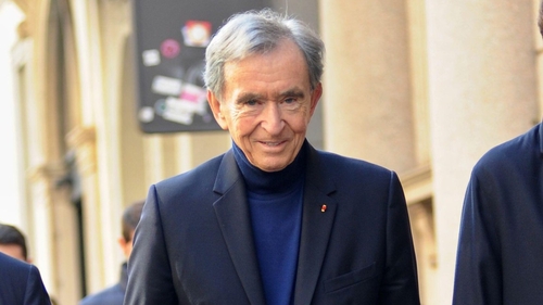 Magnatul Bernard Arnault a devenit membru al Academiei de Științe Morale și Politice. Primele imagini de la ceremonie
