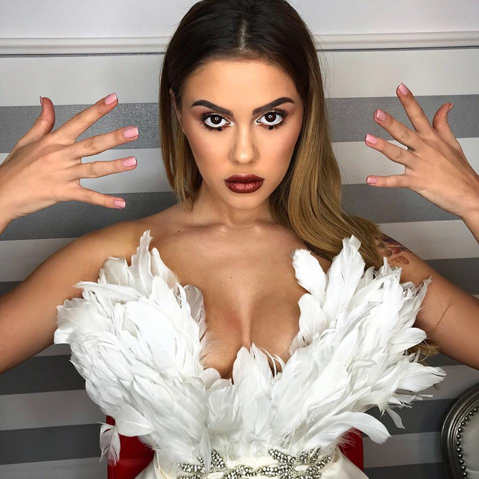 Minciuna are picioare scurte! Gafa făcută de șefii de la Acces Direct înainte să anunțe așa-zisa concediere a lui Emily Burghelea