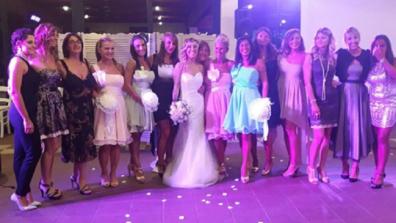 Incredibil! O instructoare de fitness s-a căsătorit cu ea însăşi