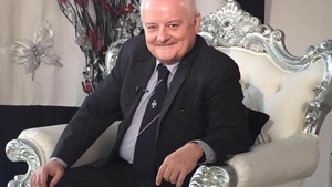Transformarea șocantă a lui Irinel Columbeanu. Și-a lăsat barbă și părul lung