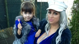 Sânziana Buruiană reacționează, după ce a fost criticată că își alăptează fiica de trei ani