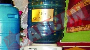 Apa sfintita la dozator
