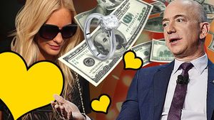 O burlăciță din Vaslui l-a cerut oficial în căsătorie pe cel mai bogat pământean: ”Am 29 de ani, sunt singură, sexy și…”