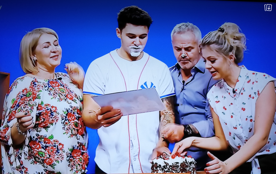 Imagini demențiale cu Mario Fresh când avea doar un an! A refăcut poza de familie la cererea lui Măruță GALERIE FOTO