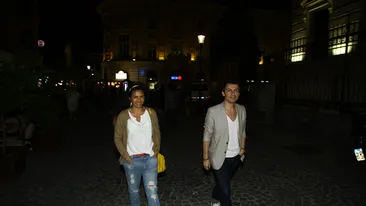 Doinita Oancea, intalnire la ceas de seara cu un alt barbat. Iubitul ei se afla acasa in timp ce ea se plimba prin Centrul Vechi