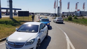 Culmea protestului. Peste 200 de taximetrişti din Oradea au protestat împotriva Uber, deşi serviciul nu există în oraş