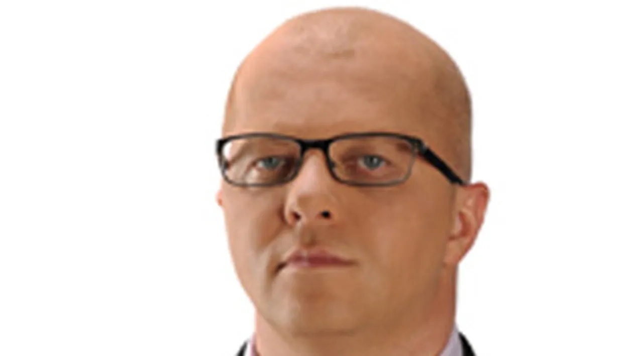 Jurnalistul Adrian Ursu: Fugeam noaptea de acasa pentru ca eram indragostit de o fata