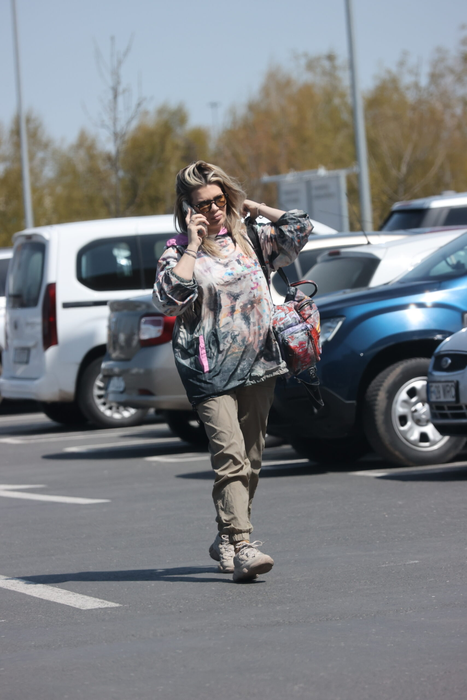 Gina Pistol, hotărâtă să își "bifeze" lista (Foto: CANCAN.RO)
