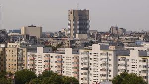 Soarta blocurilor comuniste din România îi sperie pe proprietari. Ce spun românii despre clădirile vechi de peste 50 de ani