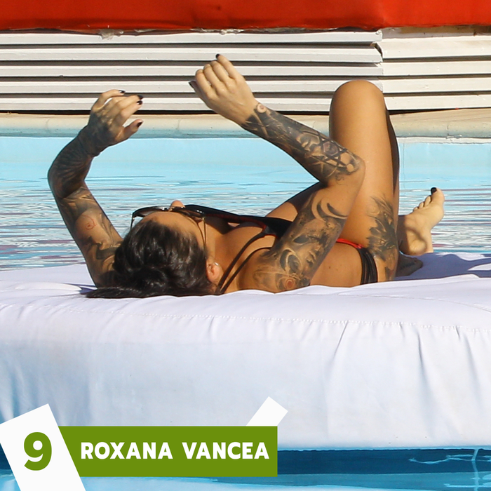 Top 30 sexy-vedete în poziții bizare la plajă! Ce locuri ocupă Laura Cosoi, Sylvia și Daniela Crudu