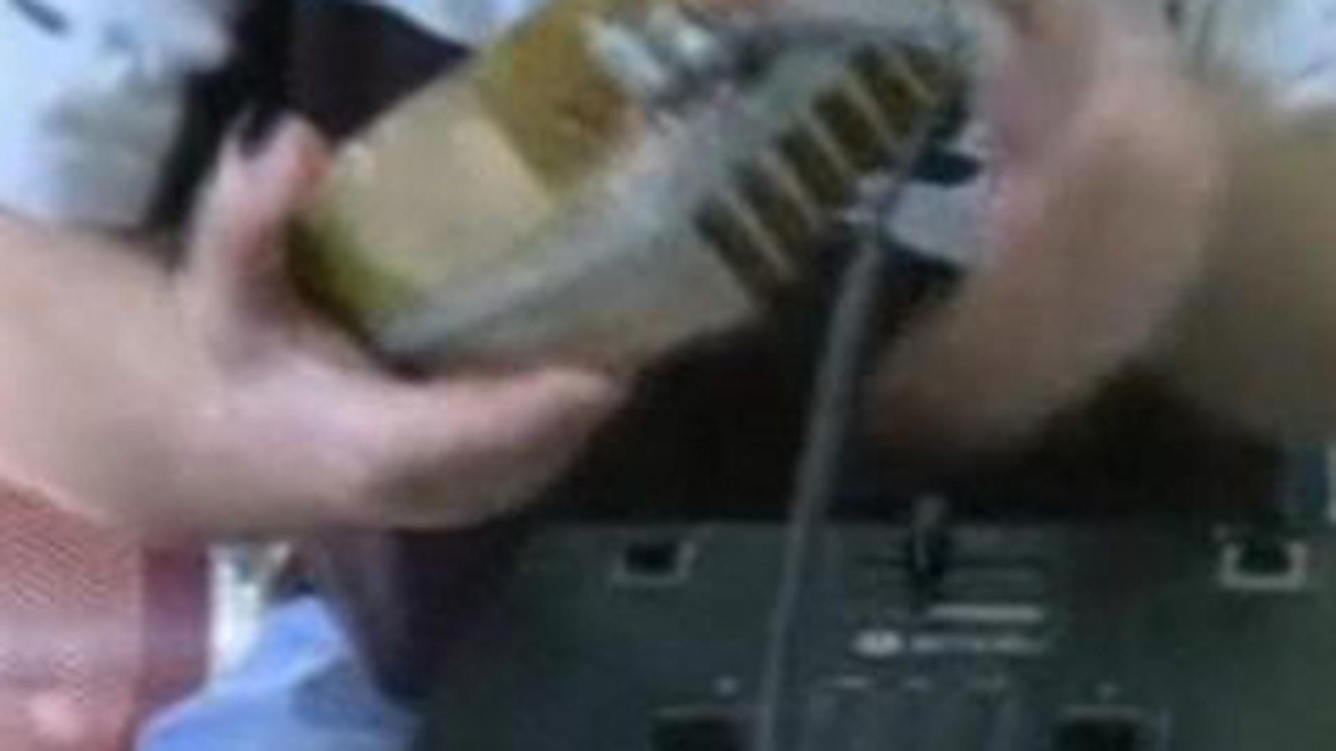 VIDEO El este primul roman condamnat la inchisoare pentru ca si-a deschis radio pirat!