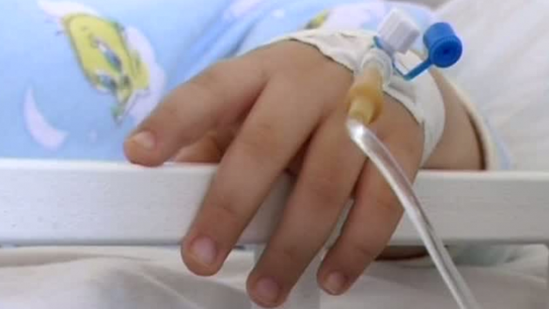 Au mâncat brânză cu mămăligă şi pulpe de pui. 14 copii de la o şcoală din Piteşti, la spital cu toxiinfecţie alimentară