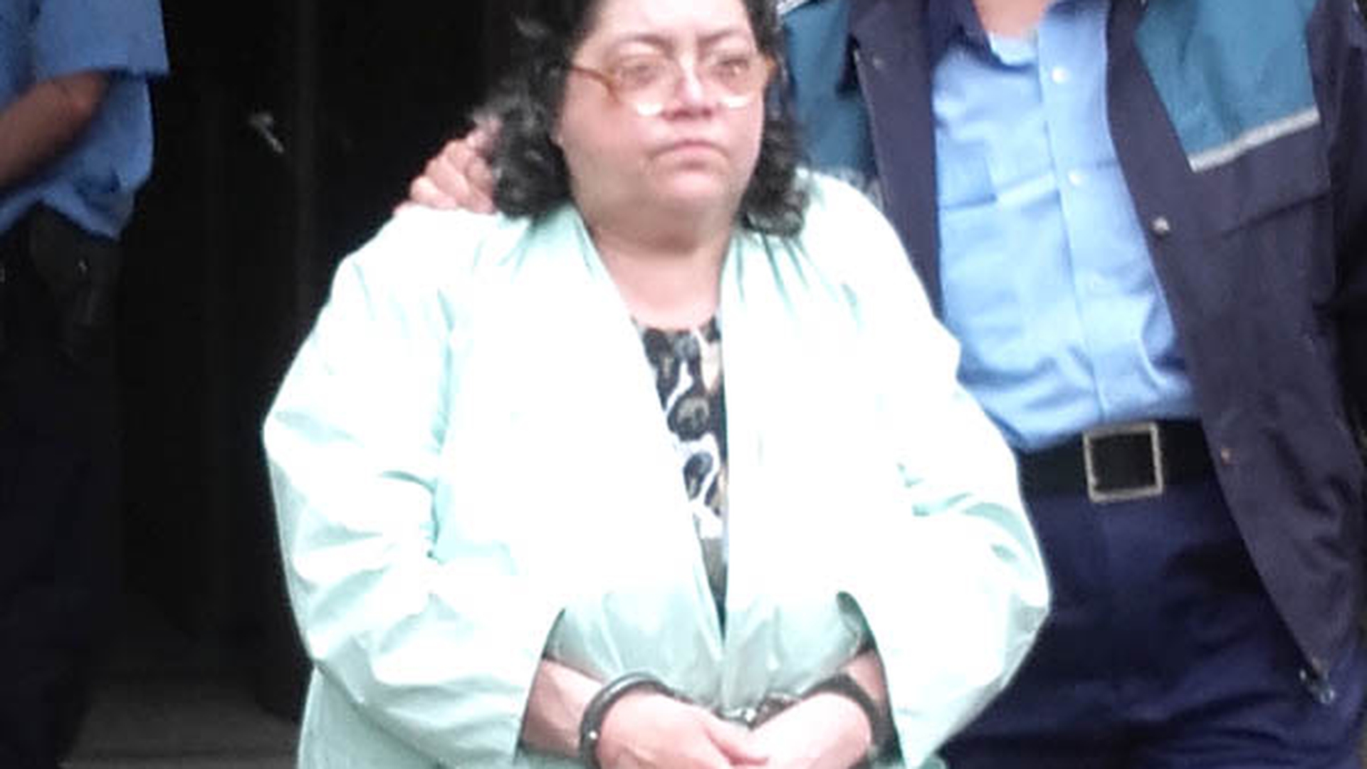 Decizie șocantă! Asistenta medicală care și-a ucis fiul a fost lăsată în libertate!