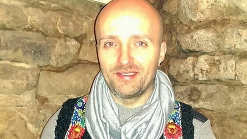 Costi Ionita are fite de VIP international! Si-a luat propriul lui instructor de yoga!