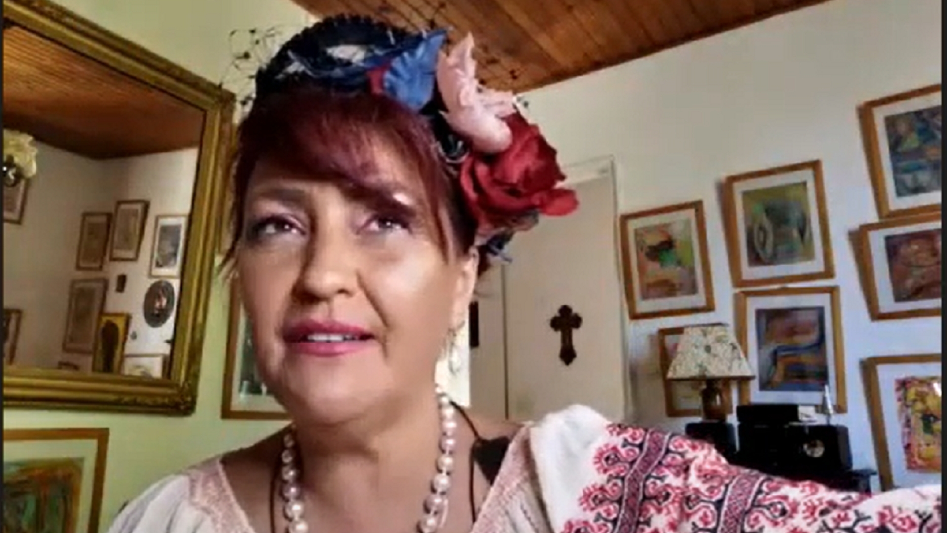 Rona Hartner nu duce lipsă de admiratori. După divorțul de Herve Camilleri, artista este curtată de un tinerel