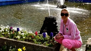 VIDEO Diana Dumitrescu se bucura de primavara! Iat-o prin parc, pe bicicleta, impreuna cu Madalina Draghici!