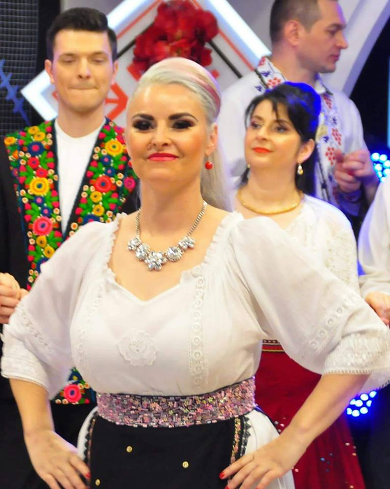 O cântăreață de la noi, în doliu. Mesajul răvășitor postat: “De azi, trupa noastră este incompletă”