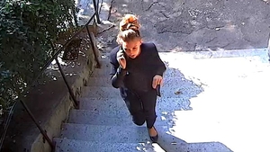 Ea este femeia care a pus pe jar toată Poliția Română! Cum a reușit să păcălească un cuplu de pensionari