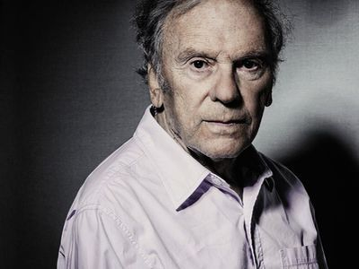 Un actor celebru a anunţat că este bolnav de cancer. “Ar trebui să mă opresc, dar nu pot!”