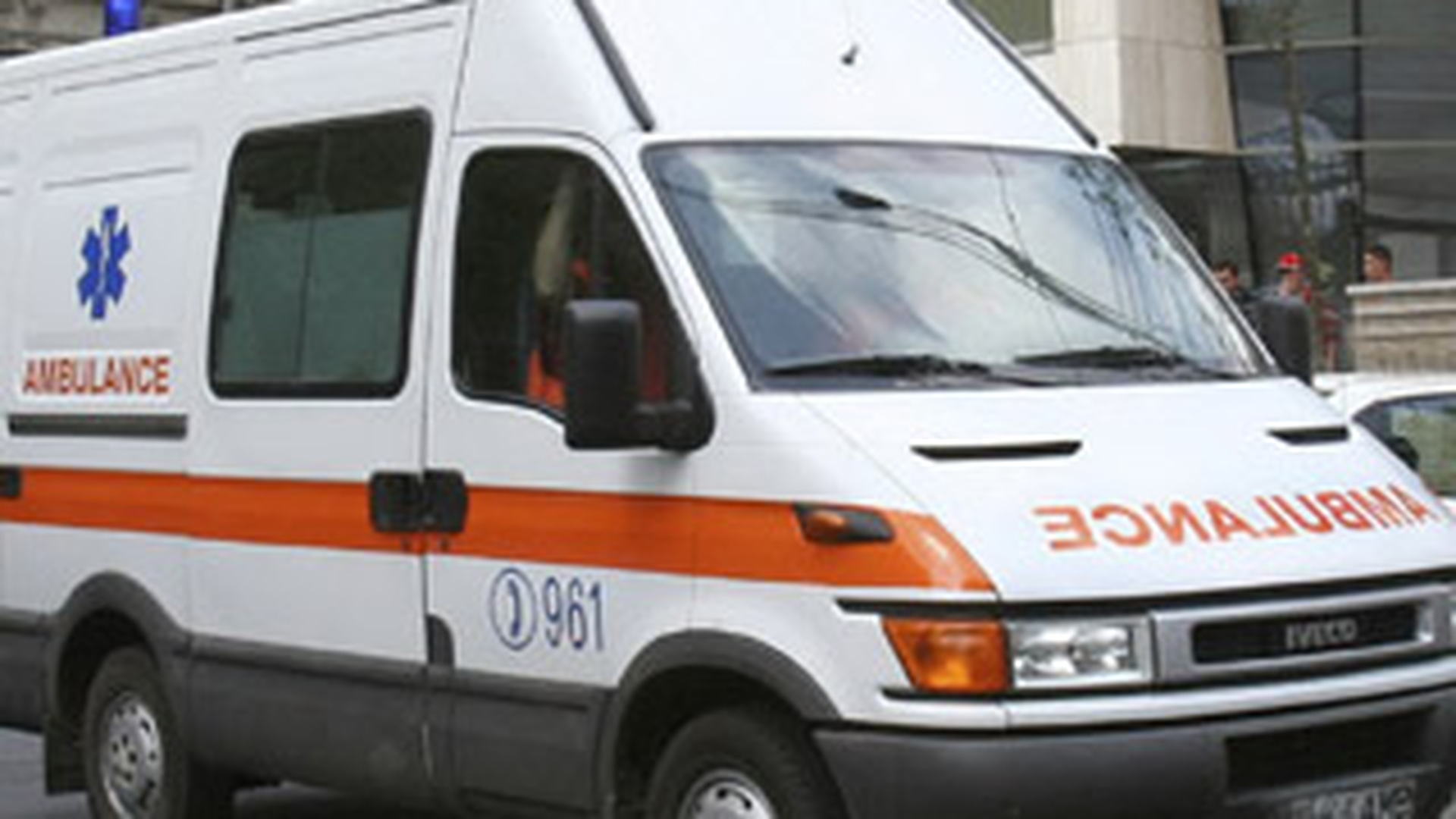 Un constantean ranit intr-un incendiu nu a vrut sa fie dus la spital si a fugit din ambulanta
