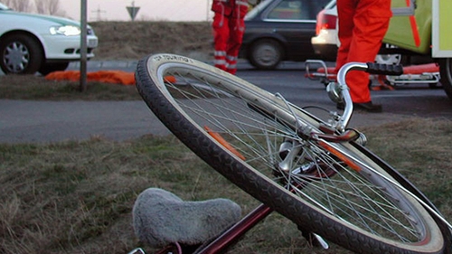 TRAGIC accident in Suceava! Un barbat a murit dupa ce coada unei greble a intrat in spitele bicicletei